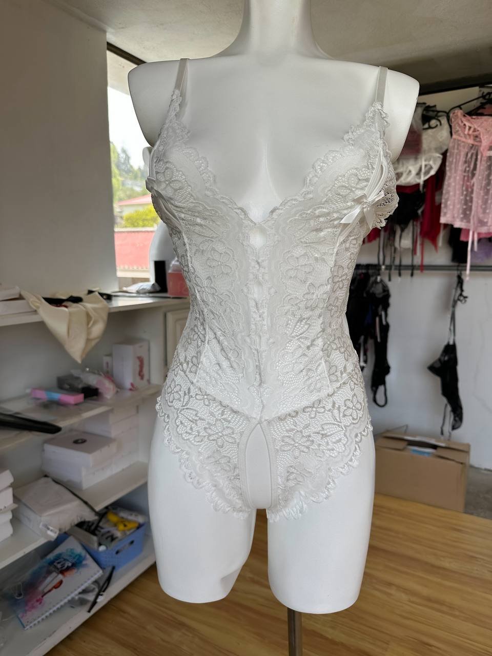 Body con panty mariposa y falda 260202