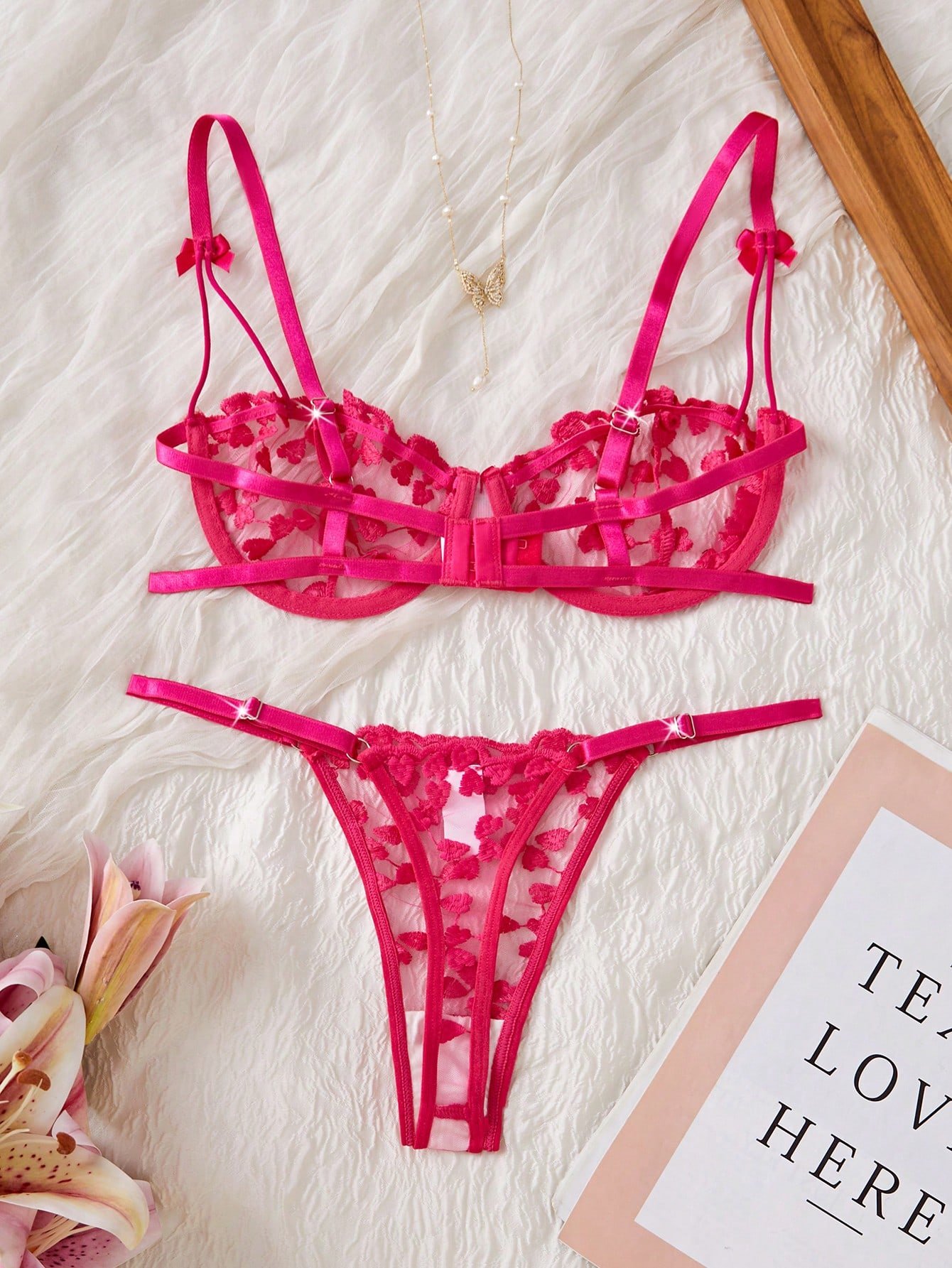 Conjunto en corazones 190302