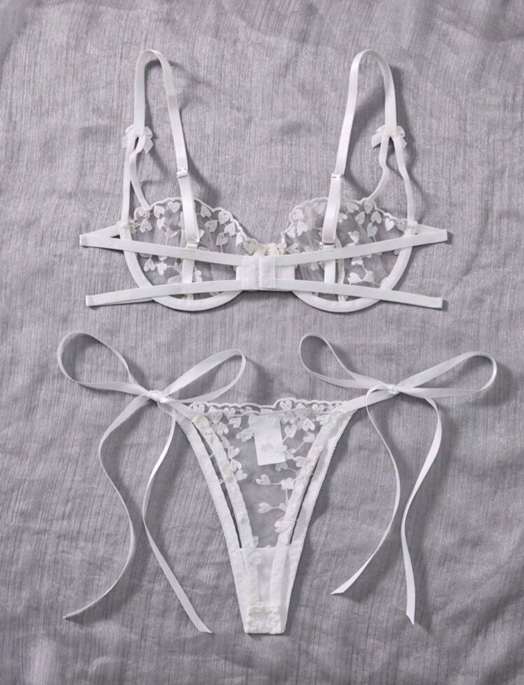 Conjunto en corazones blancos en lazo 0204055