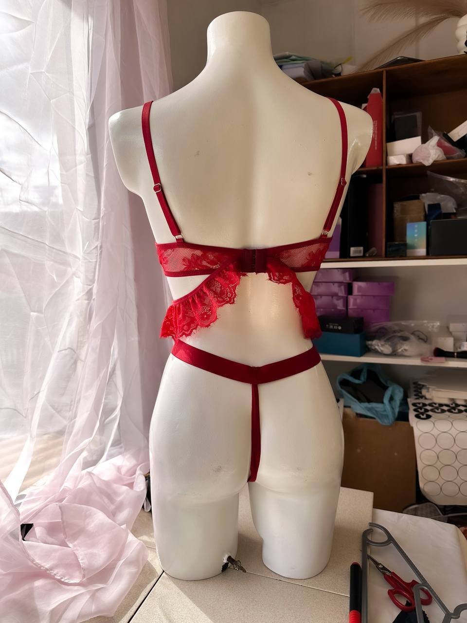 Conjunto rojo en encaje 050501