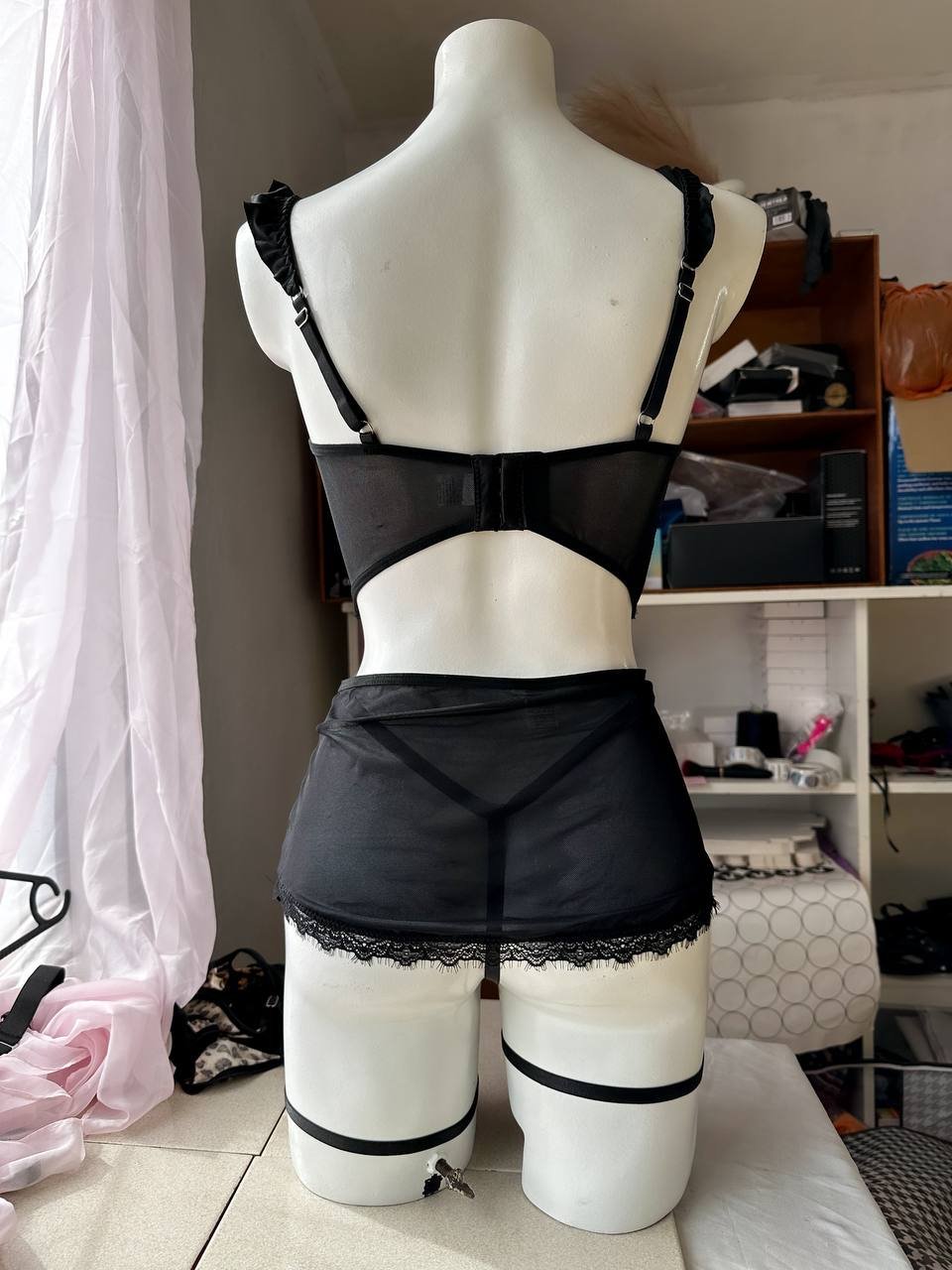 Set negro con falda liguero 050507