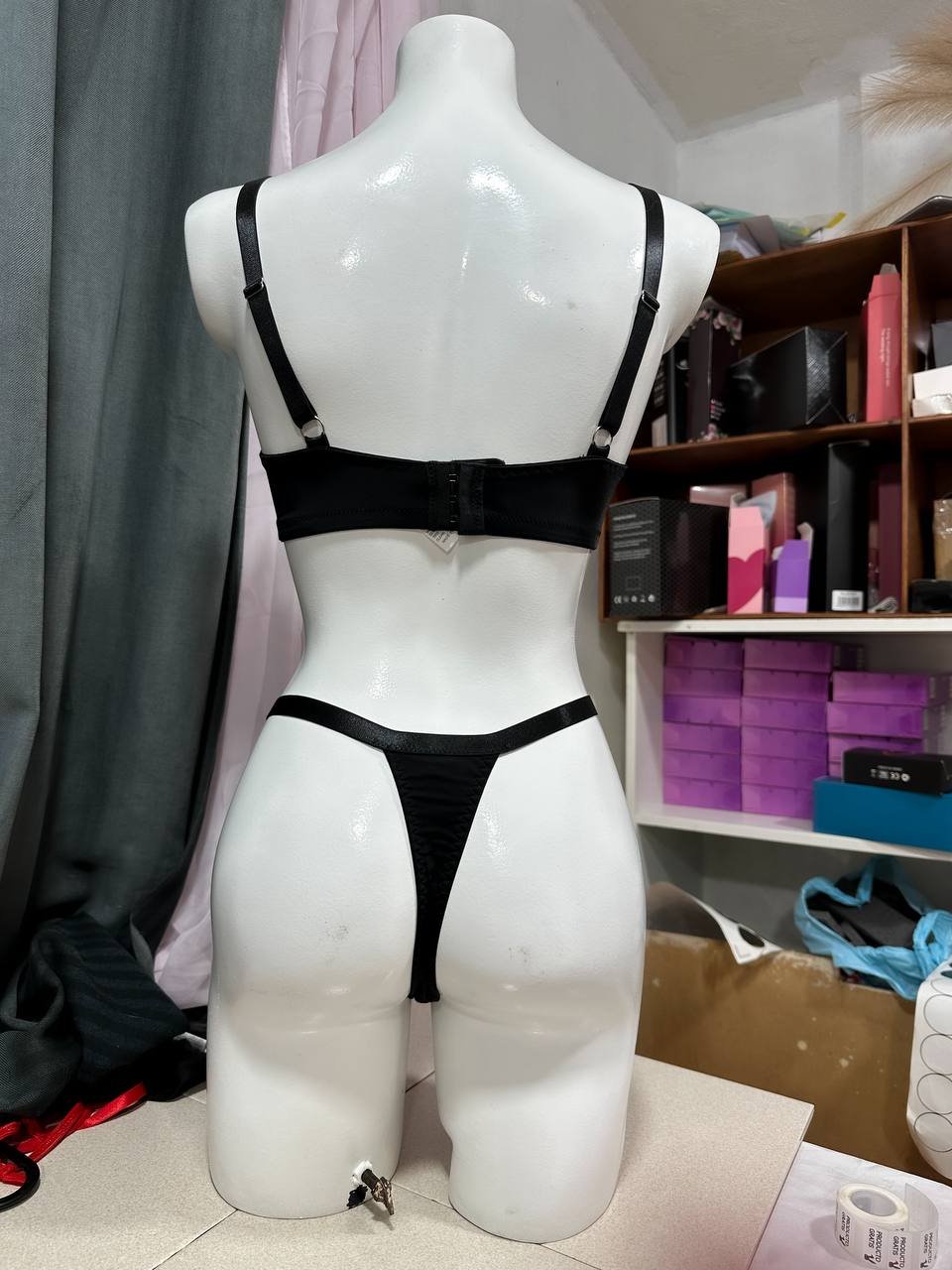 Conjunto b asico en negro
