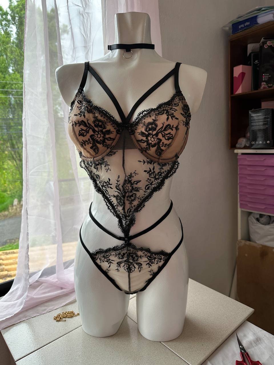 Body beige con gargantilla 050102
