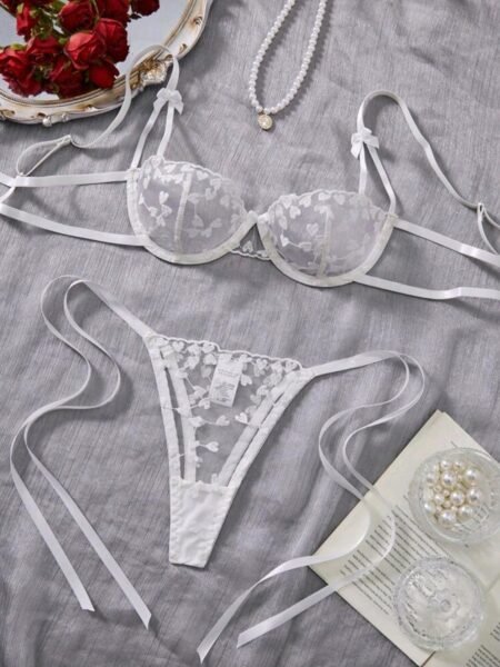Conjunto en corazones blancos  0204055