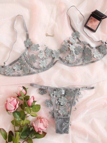Conjunto con flores 210703