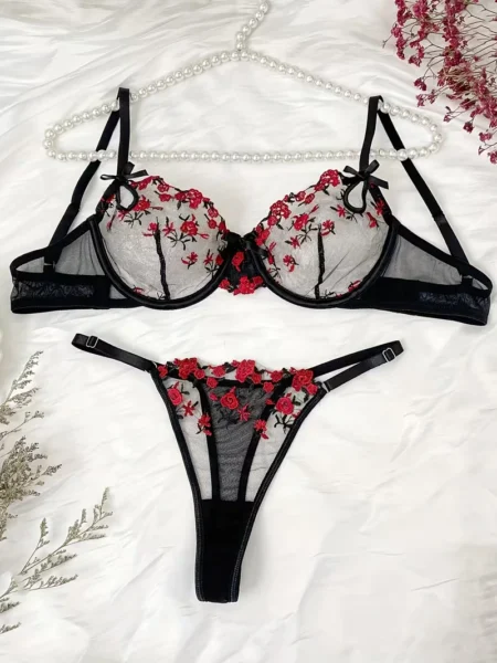 Conjunto negro bordado 210704