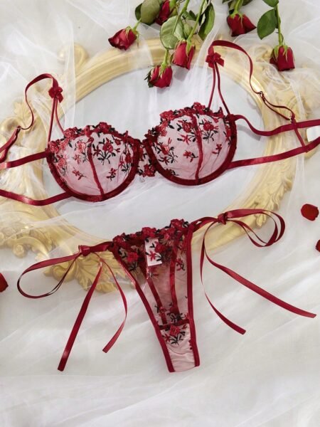 Conjunto en rojo bordado 130802